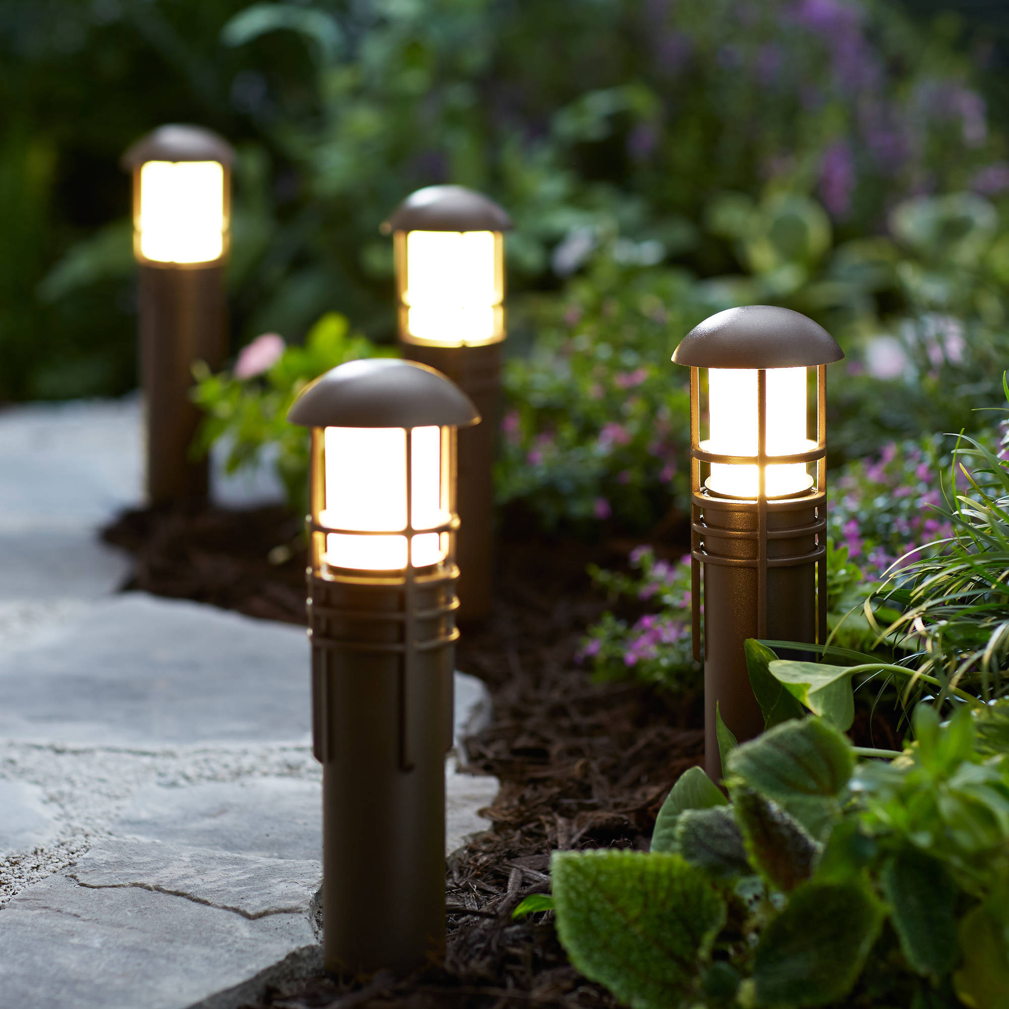 Outdoor Lighting Voltage - Luzes LED de Baixa Tensão QACA